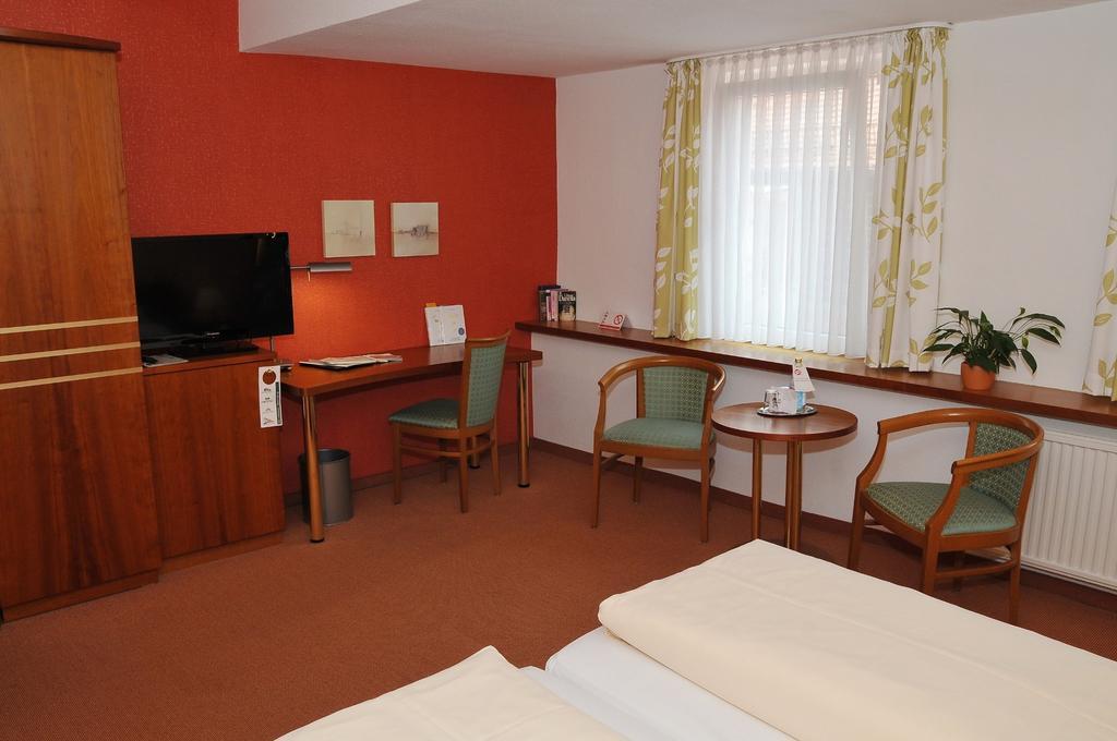 Stadt-Gut-Hotel Altstadt-Hotel Stern Neumarkt in der Oberpfalz Room photo